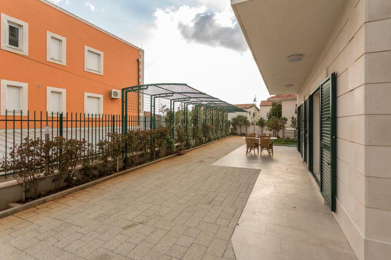 Villa Flores Rogoznica  Exterior foto